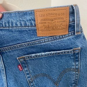 Levi’s Wedgie Straight jeans, size US 28